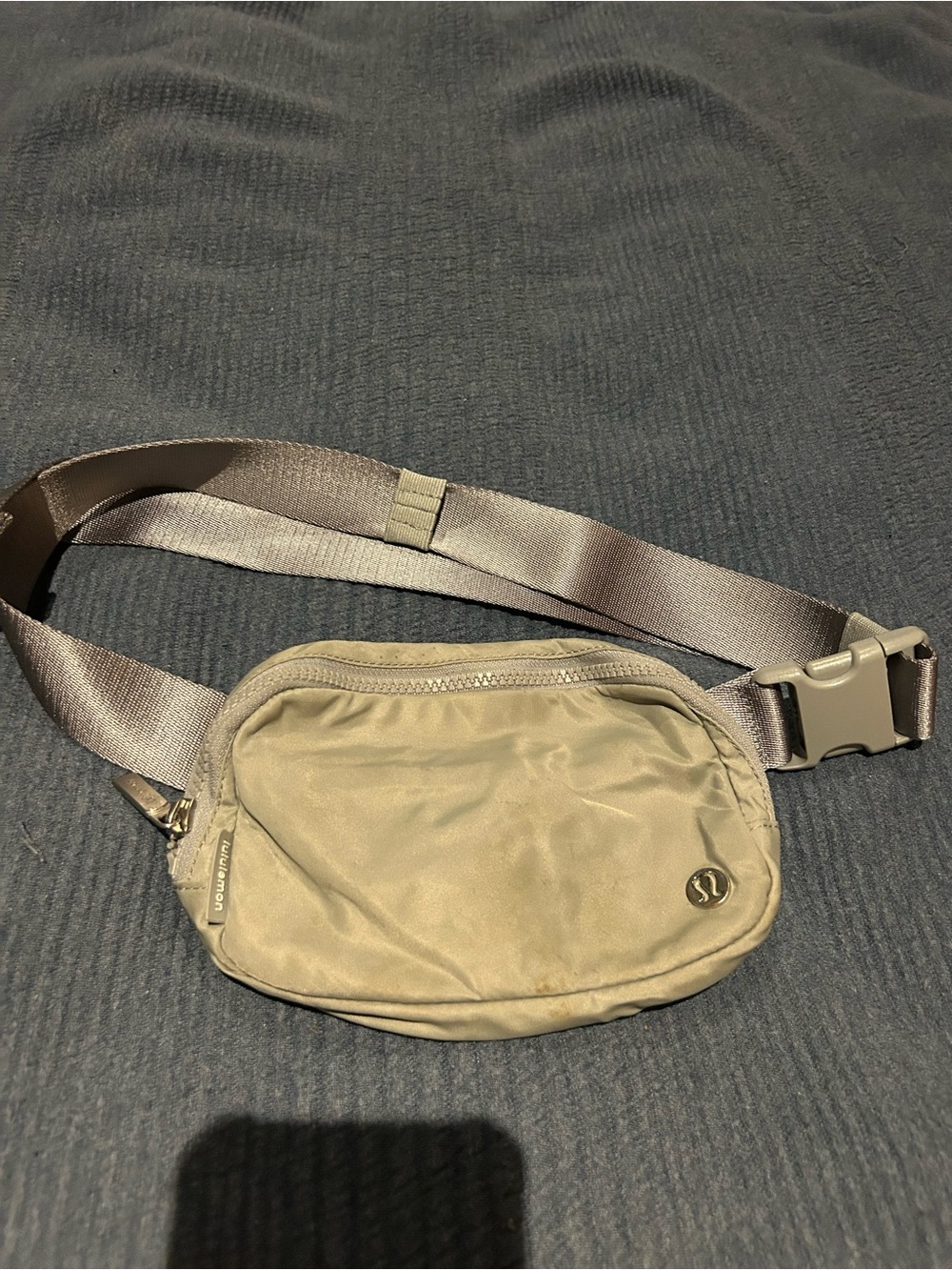 lululemon athletica gray Waist Pack - Hands-Free Travel Belt Bag